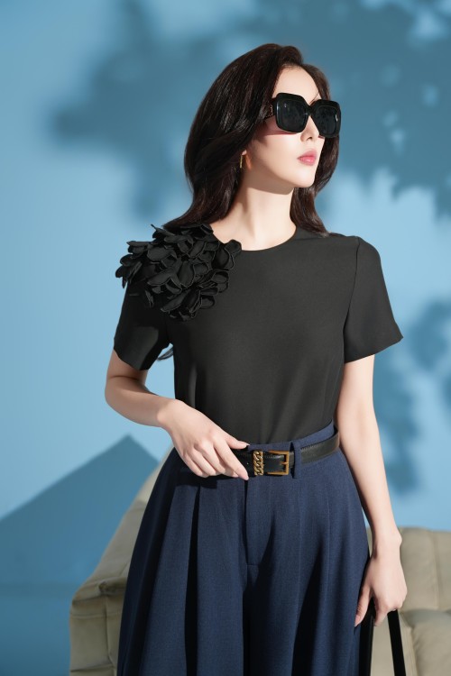 Sixdo Black 3D Flower Woven Blouse